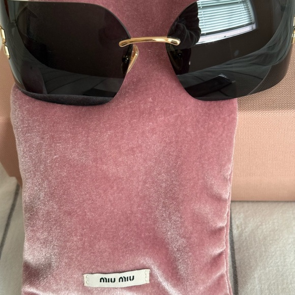 Miu Miu wrap Sunglasses in dark purple lenses & Gold arms & logo New/ full set main image 4